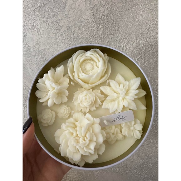 Flower Candle 12oz 3 wicks Custom Scent  Gift Container SoyWax Candle  HomeDecor - Picture 6 of 8